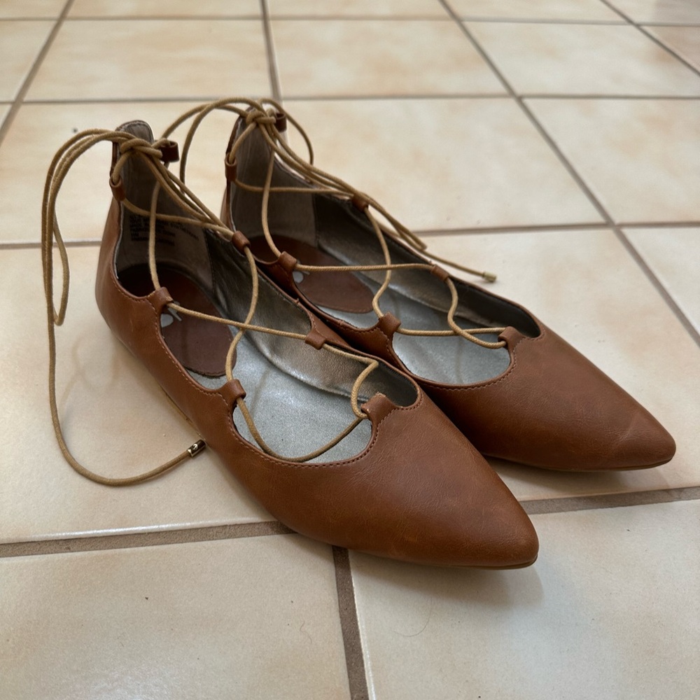 BP - Brown Laced Flats